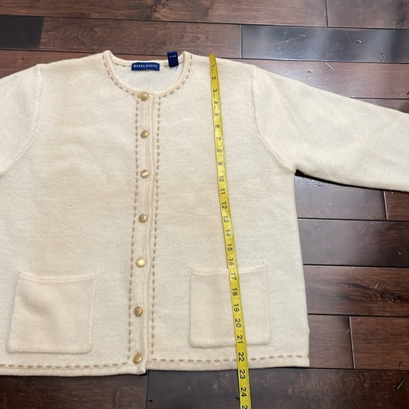 Karen Scott 100% wool cardigan sweater Cream Gold tone buttons Size M Classy - Picture 8 of 11